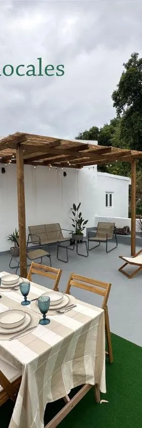 Casa Los Alcornocales - Terraza Chillout, Naturaleza y Comidas al Aire Libre，位于加苏莱斯堡的酒店