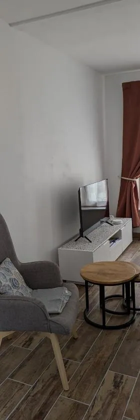 Charmant studio Vias village，位于维亚斯的酒店