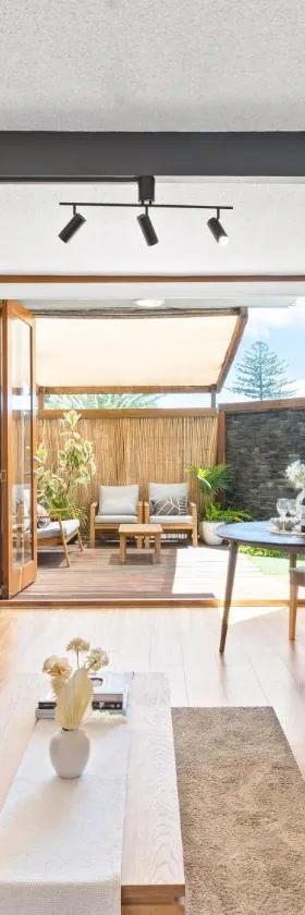 Ultimate Luxury Beachside Escape in West Beach，位于West Beach的酒店