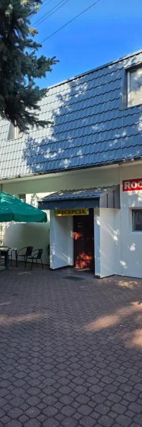 Rooms noclegi，位于Bytyń的酒店