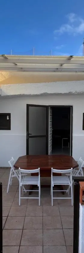 Whispering Tides Villa，位于坎德拉里亚的酒店