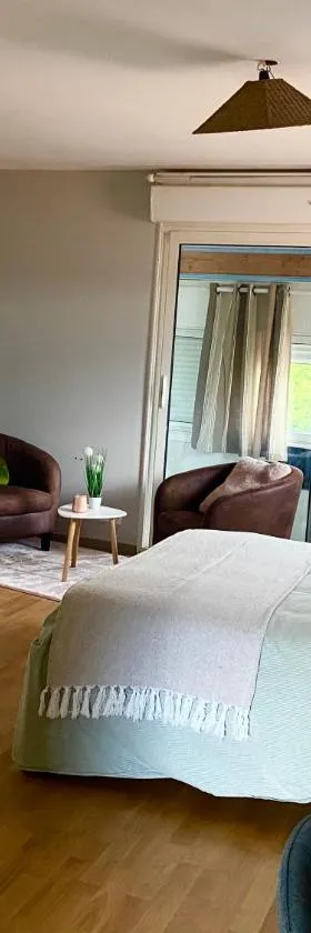 L inattendu，位于Saint-Denis-de-Pile的酒店