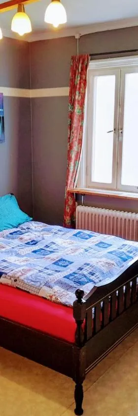 Bedroom with kitchen, 120 m from Sandbach，位于Bräcke的酒店