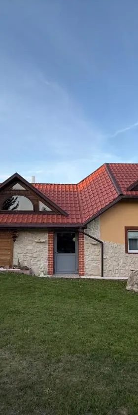 Pod Szyszkami，位于Adamów的酒店