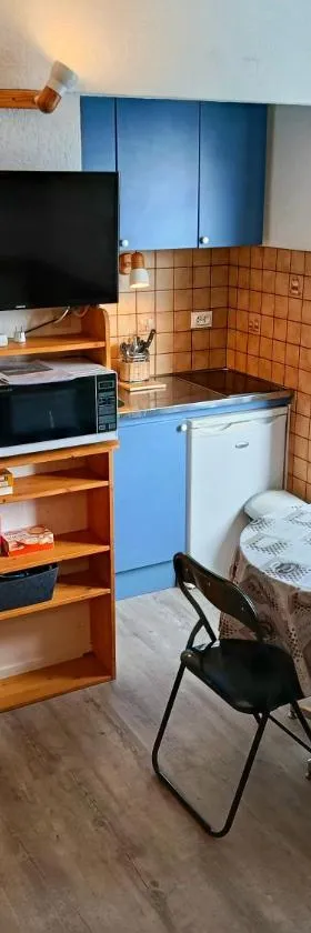 Charmant studio accès direct aux pistes et GR10, vue sur la vallée，位于阿雷特的酒店