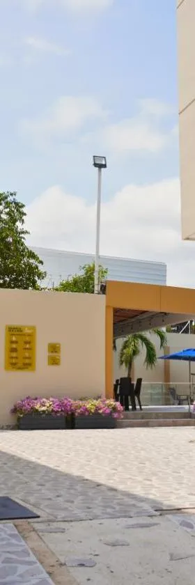 Hotel y Cabañas Covemar，位于科韦尼亚斯的酒店