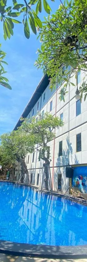 Singaraja Hotel - CHSE Certified，位于新加拉惹的酒店