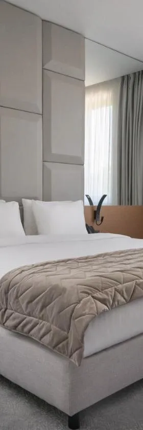 Hotel Mona Plaza，位于贝尔格莱德的酒店