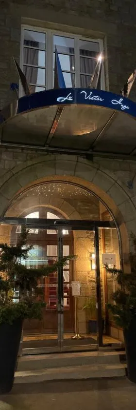 Hôtel Victor Hugo，位于蓬托尔松的酒店