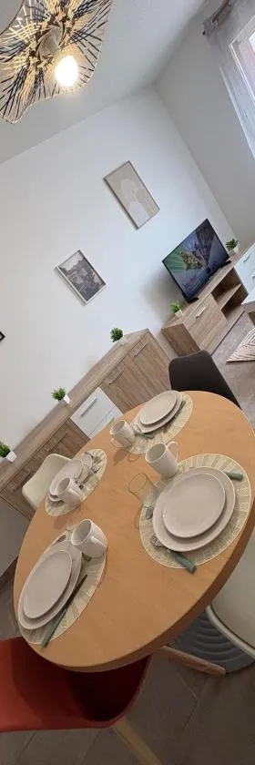 Nice tourist apartment，位于迪关的酒店