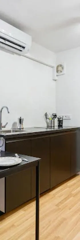 Apartments near the airport，位于科尔内拉德罗布雷加特的酒店