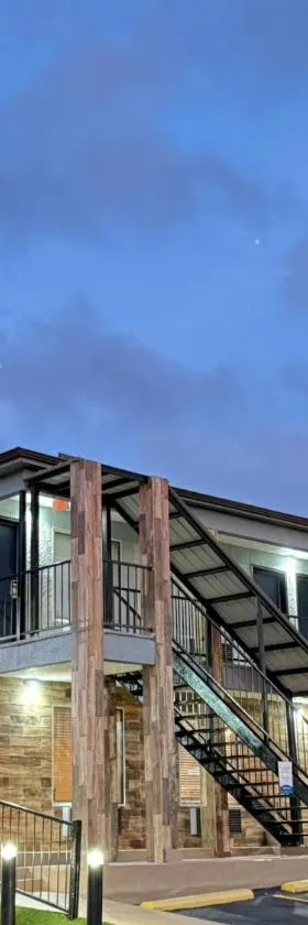 Quality Inn，位于克雷斯特维尤的酒店