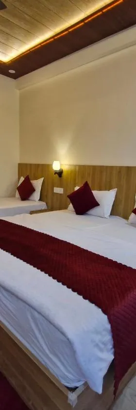 Hotel Aashirwad，位于Chamoli的酒店