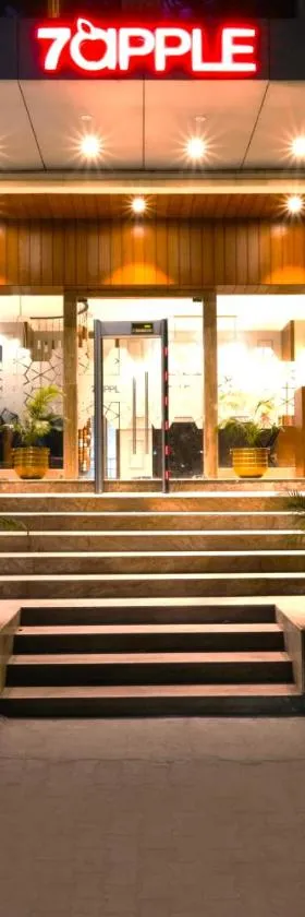 7 Apple Hotel - Viman Nagar Pune，位于浦那的酒店