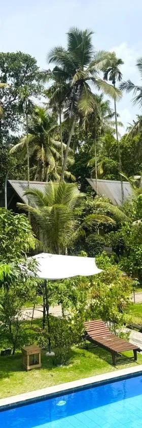 Steps Garden Resort，位于尼甘布的酒店