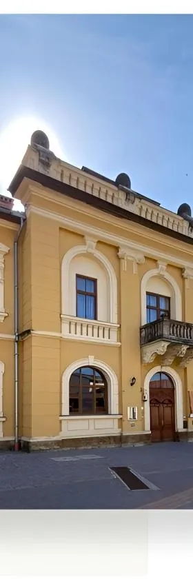 Mádi Kúria Hotel és Rendezvényközpont，位于马德的酒店