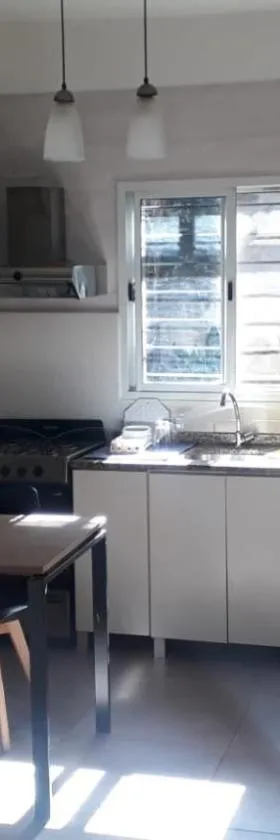 Departamento céntrico con patio，位于科连特斯的酒店