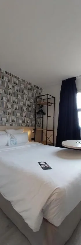 Kyriad Hôtel La Fleche，位于拉弗雷切的酒店