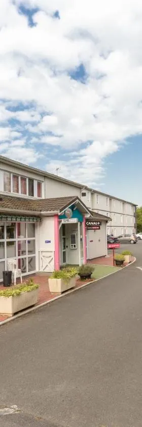 FASTHOTEL ROISSY CDG SUD - Claye Souilly，位于克莱苏伊的酒店