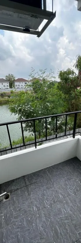 Budget Comfy rooms Suvarnabhumi Airport，位于北榄府的酒店