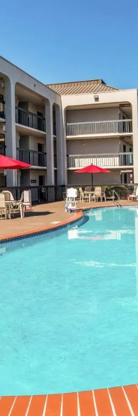 Clarion Pointe Huntsville Research Park，位于亨茨维尔的酒店