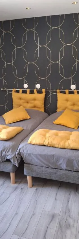 La maison d'à côté Chambre 1，位于Cuise-la-Motte的酒店