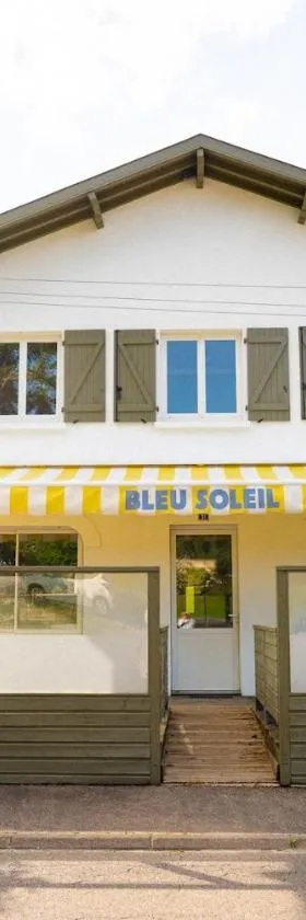 Hotel Bleu Soleil，位于卡布勒通的酒店