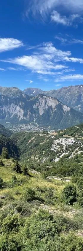 Stunning apartment with breathtaking view!，位于于埃的酒店