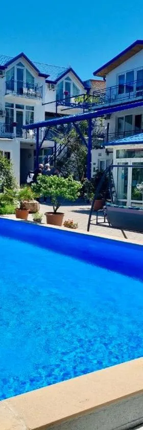 Laguna Beach Club Bazaleti Lake，位于Dushetʼi的酒店
