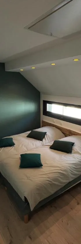 La Maison d'à Côté Chambre 4，位于Cuise-la-Motte的酒店