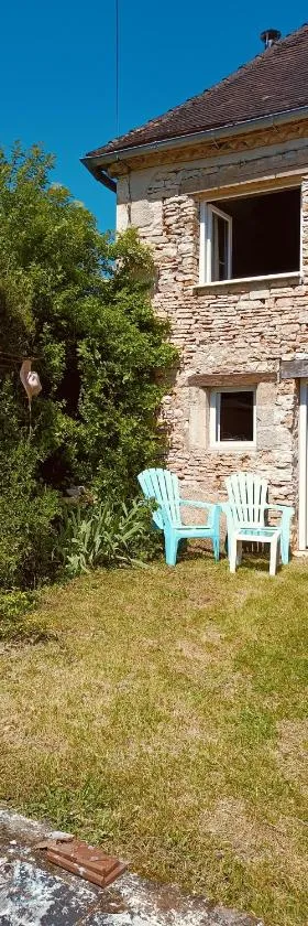 Location gîte palette et papillons en Dordogne，位于Sainte-Eulalie-dʼAns的酒店