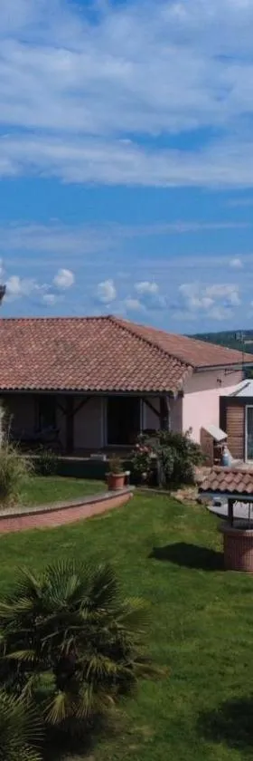 Villa aux portes des Pyrénées，位于圣戈当的酒店