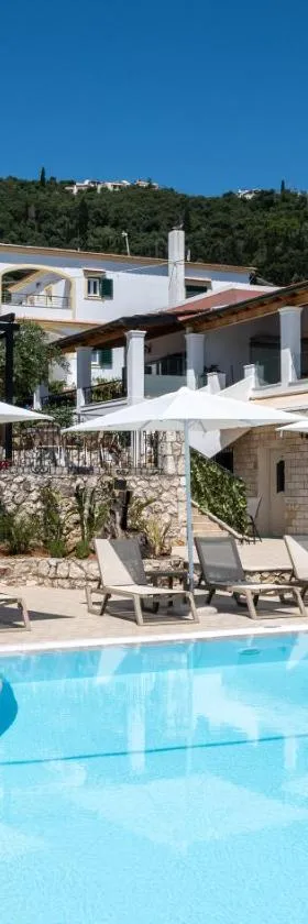 Crystal Blue Hotel, Barbati，位于巴尔巴蒂的酒店