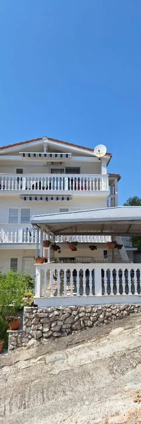Apartments Zdenka，位于玛里纳的酒店
