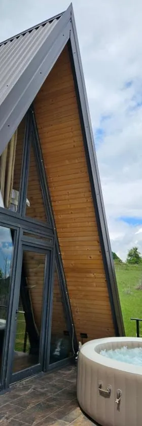 Under Sky House - Vikendica - Manjača，位于Ključ的酒店