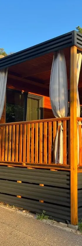 MIMOSA Luxury Mobile Homes，位于斯维蒂尤拉伊的酒店