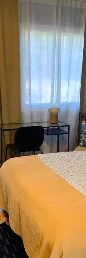 Room with sauna and jacuzzi，位于锡林耶尔维的酒店