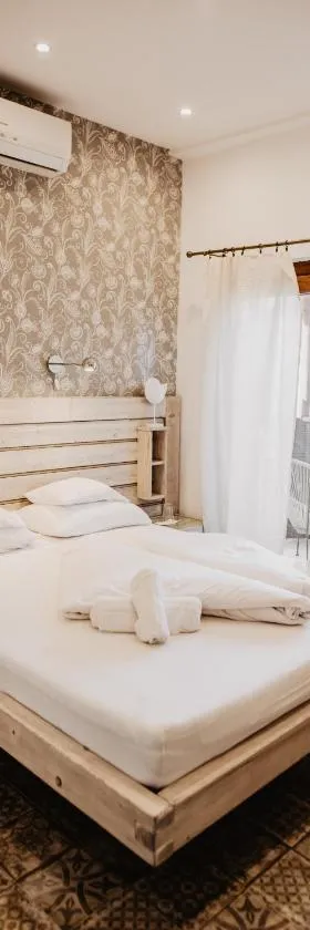 Fészek -Étel és Hotel-，位于赞考的酒店