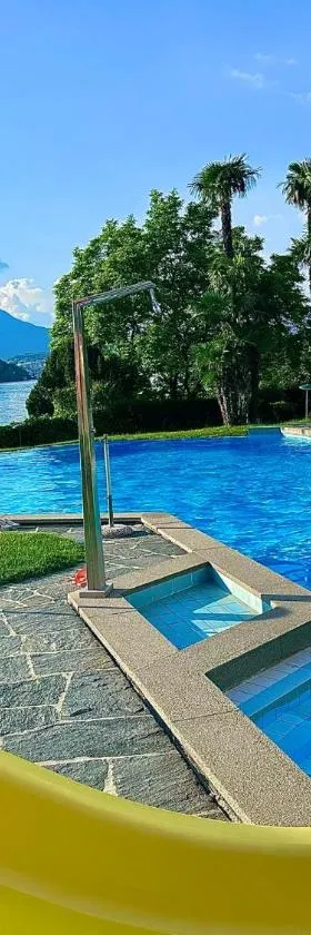 MIRALAGO -Wonderful Lake view，位于比索内的酒店
