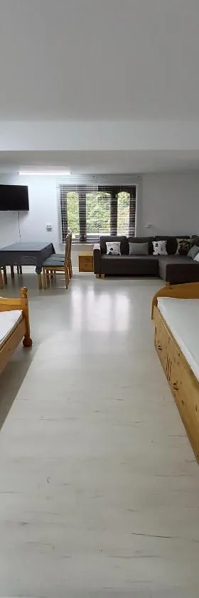 Agroturystyka Rudy Kocur Różana 24 Jaroszowice，位于Jaroszowice的酒店