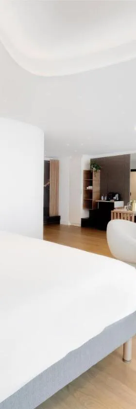 GOLDEN TULIP LYON OUEST TECHLID Hotel & Spa，位于利莫内的酒店