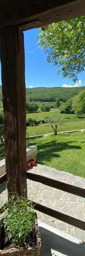 Gîte la vie est belle，位于勒波埃拉瓦勒的酒店