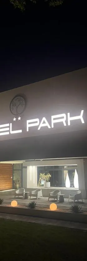Hotel Park，位于Opoczno的酒店