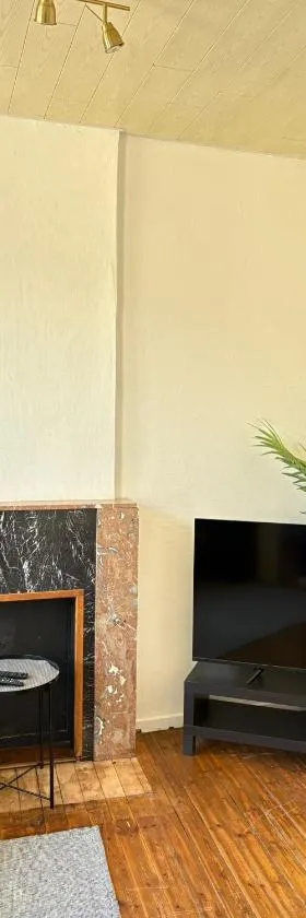 petit appartement Huy centre，位于于伊的酒店