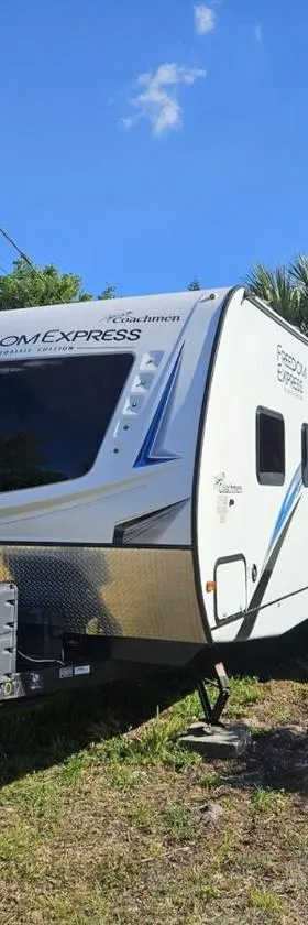 Freedom Express RV，位于可可的酒店