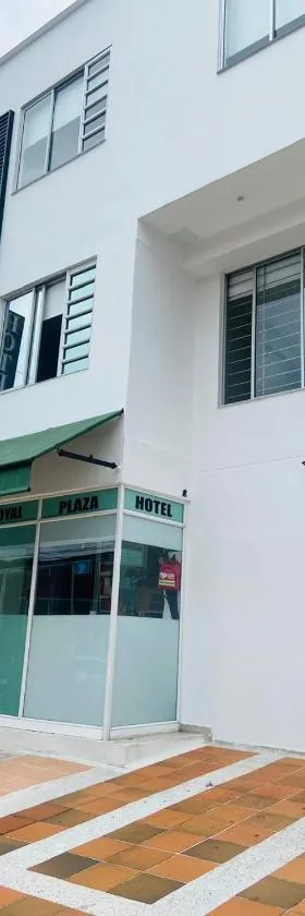 Hotel Royal Plaza，位于比亚维森西奥的酒店