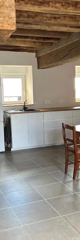 Maison de campagne rénovée，位于Montaron的酒店