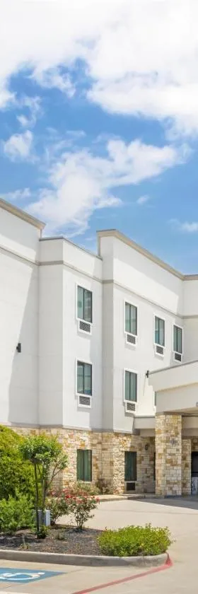 Best Western Plus Waller Hotel，位于Waller的酒店