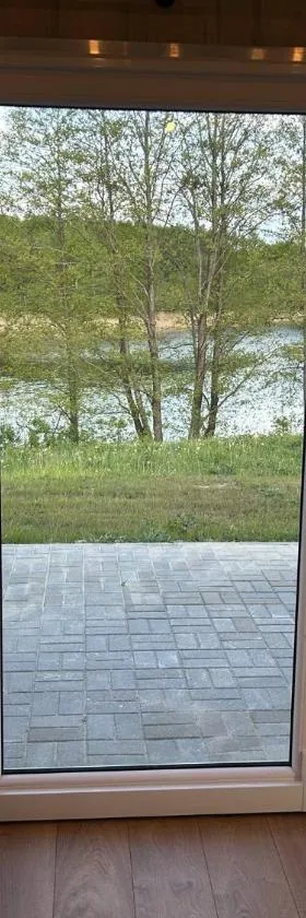 Komfortowe domki nad jeziorem Sztabinki，位于Sztabinki的酒店