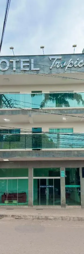 Hotel Tropical Paracatu Ereli，位于帕拉卡图的酒店